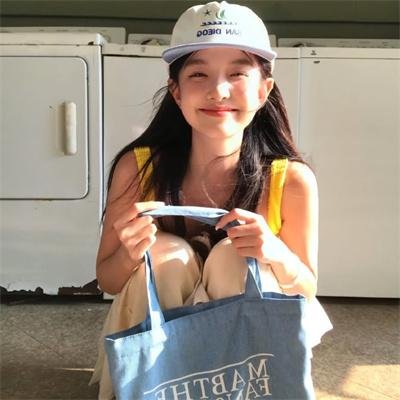 女学生和亨利先生